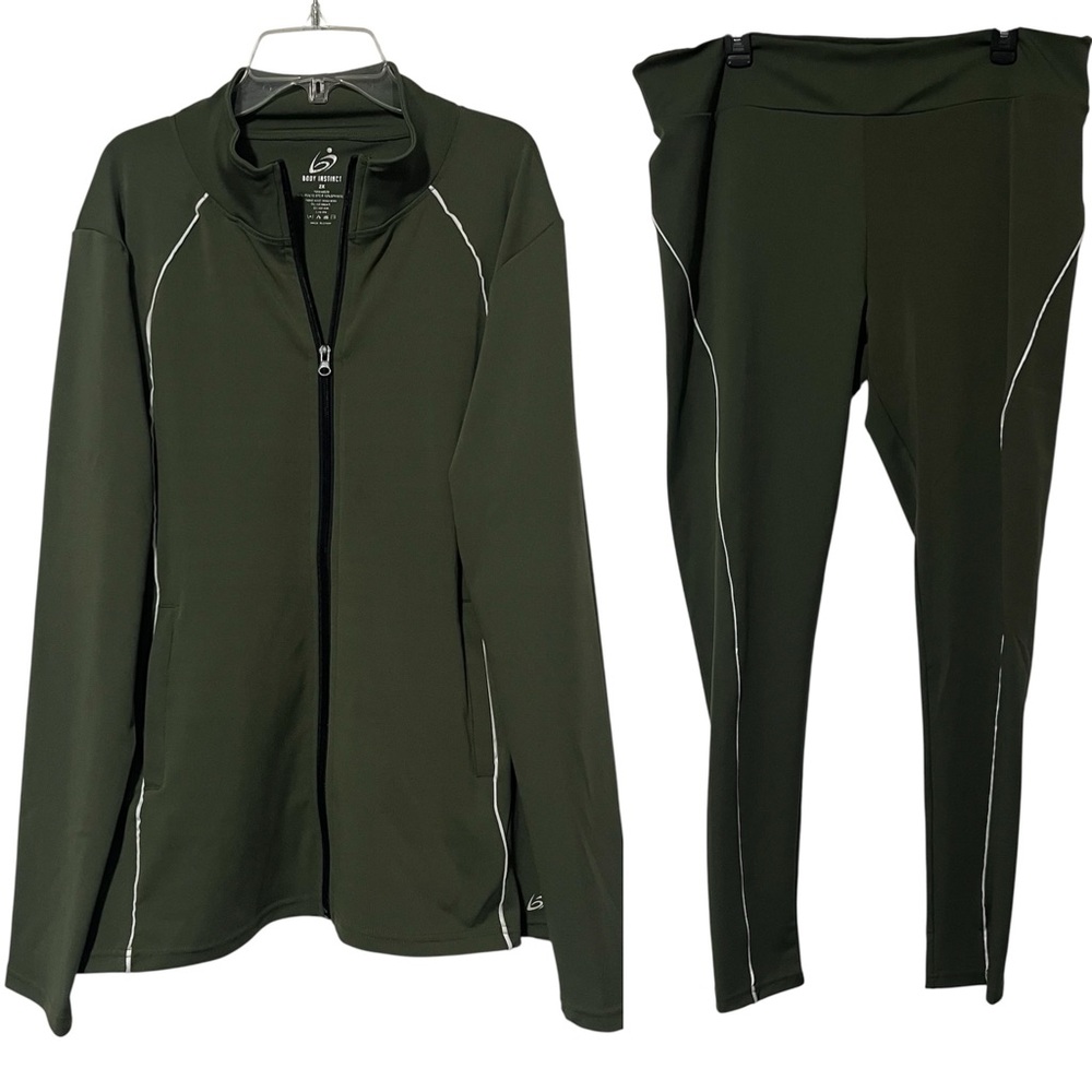 Body Instinct size 2X women’s green and white matching set